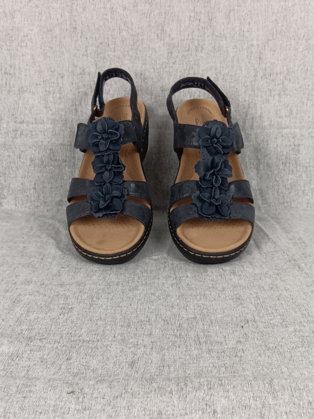 Collection by Clarks Women’s Navy Floral  Adjustable Straps Sandals Size 9,5W